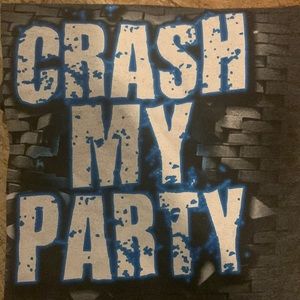 Luke Bryan Crash My Party official Concert T-Shirt New Never Worn Size Small